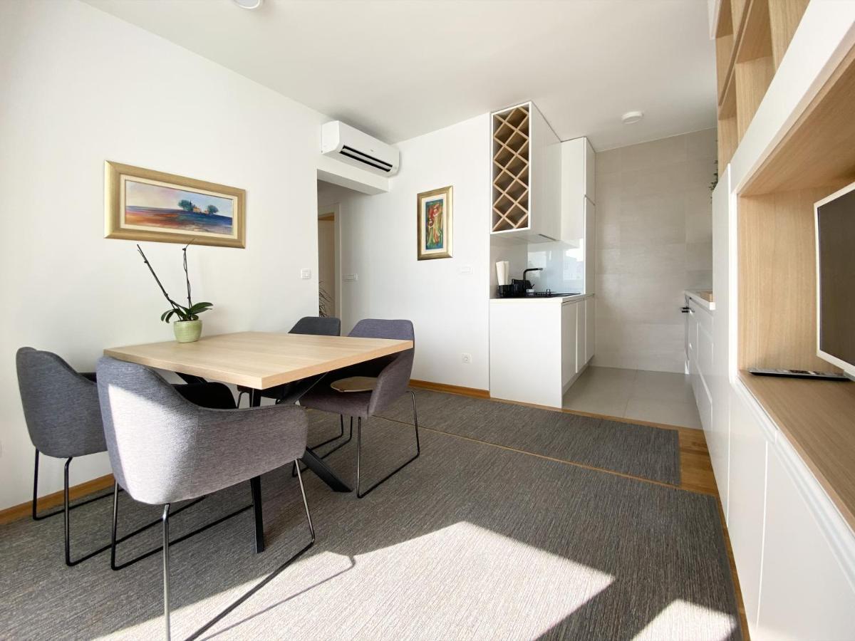 White 5 Apartment Split Luaran gambar