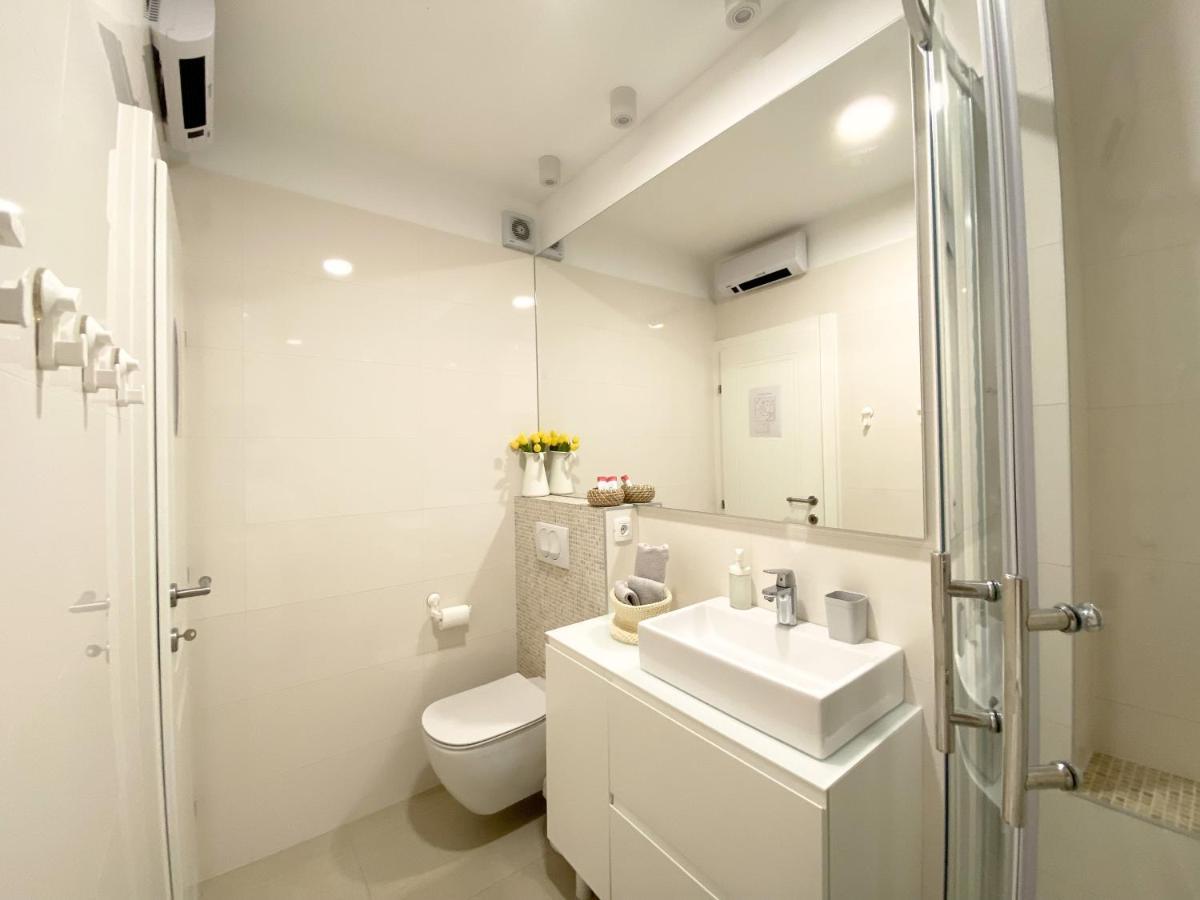 White 5 Apartment Split Luaran gambar