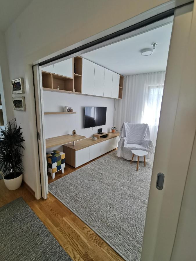White 5 Apartment Split Luaran gambar